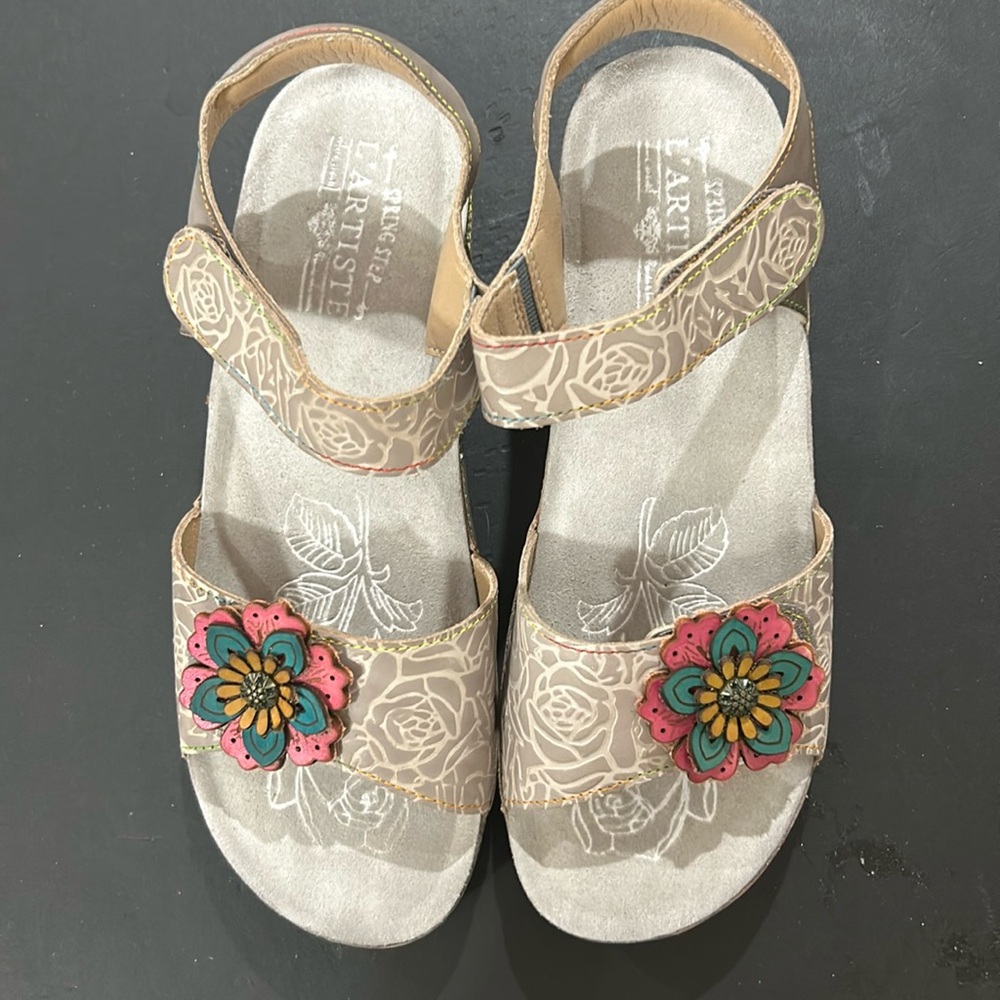 L’Artiste sandals, new without tags